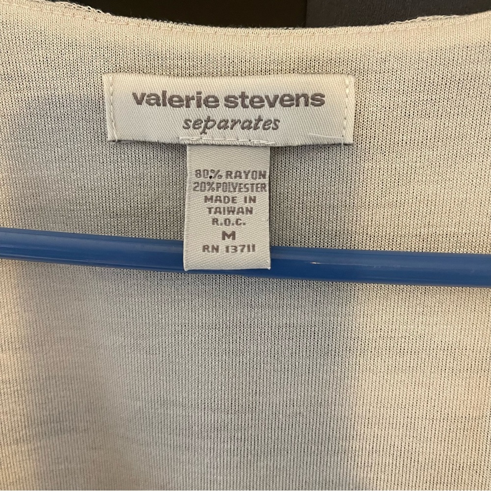 121.  Valerie Stevens “Separates” Top Size M - Picture 7 of 9